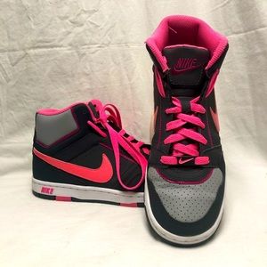 Nike Prestige 3 Women’s Sneakers Size 7